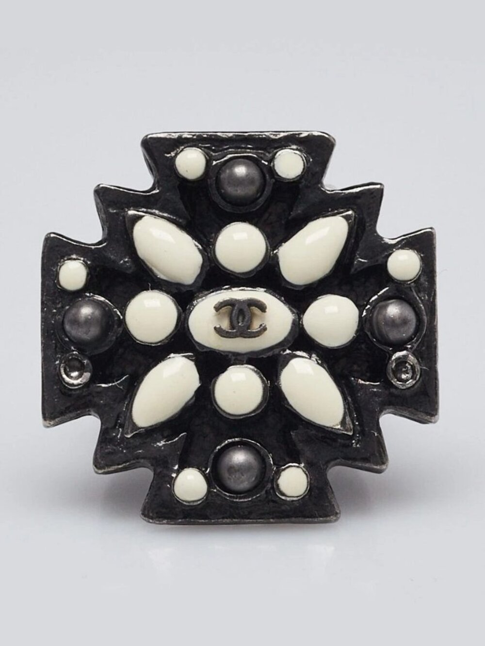 Chanel Ruthenium Metal and Black/White Gripoix Poured Glass Ring Size 6